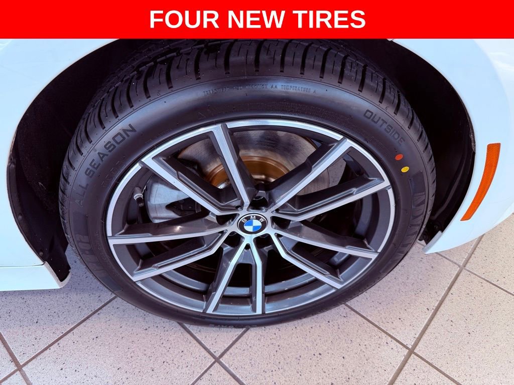 Used 2020 BMW 330i xDrive Sedan w/ Premium Package image 4