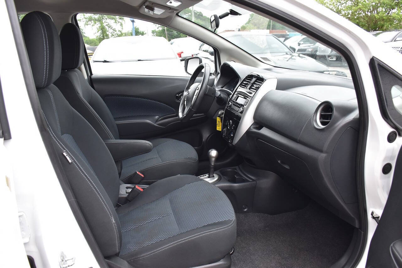 Used 2015 Nissan Versa Note SV FWD image 13
