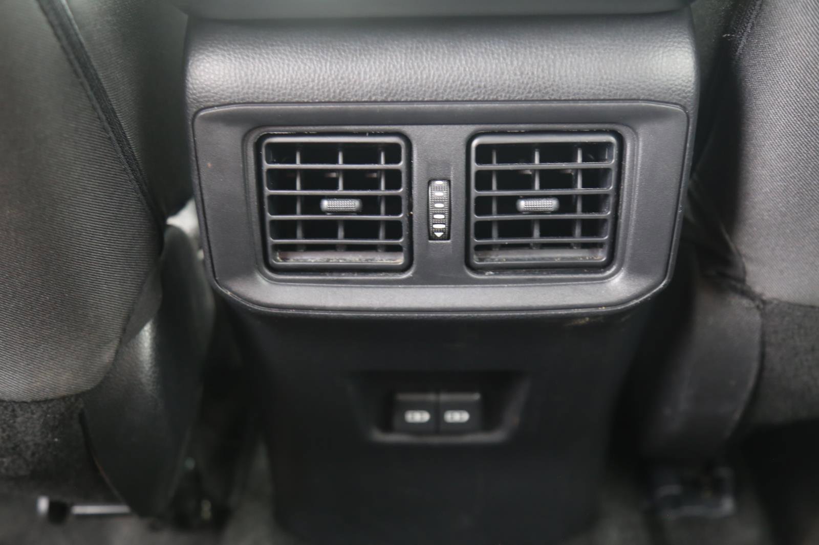 Used 2024 Toyota RAV4 XLE FWD image 17