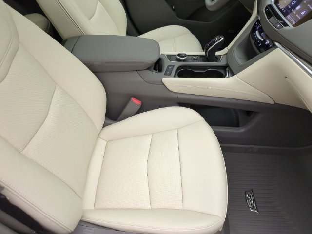 New 2026 Cadillac XT5 Premium Luxury w/ LPO, Floor Liner Package AWD/4WD image 27