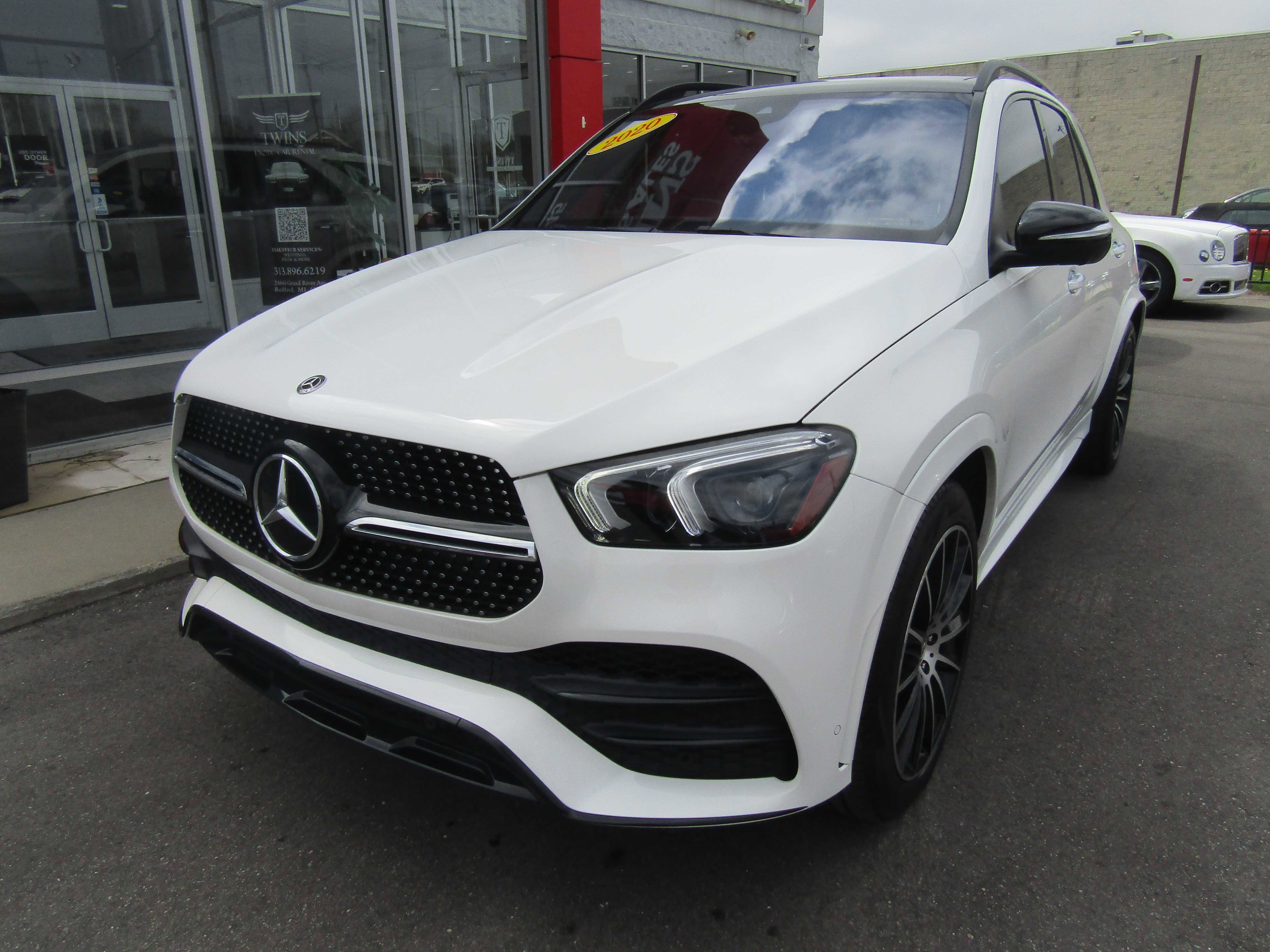 Used 2020 Mercedes-Benz GLE 350 4MATIC image 2
