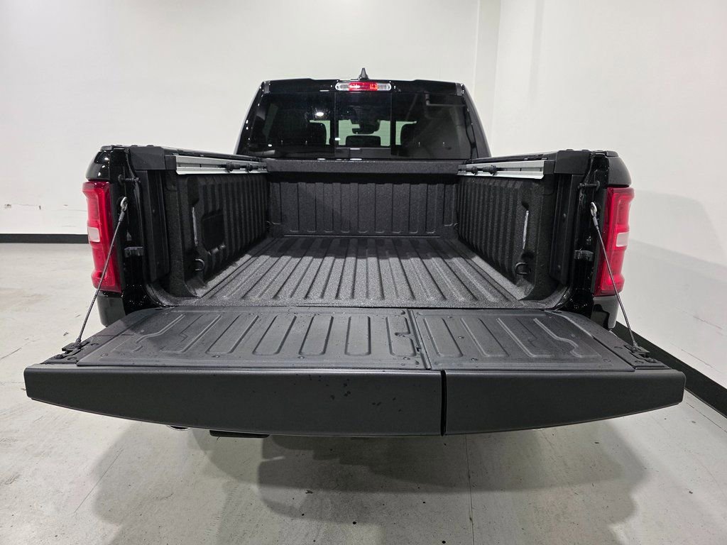 New 2026 RAM 1500 Laramie AWD/4WD image 33