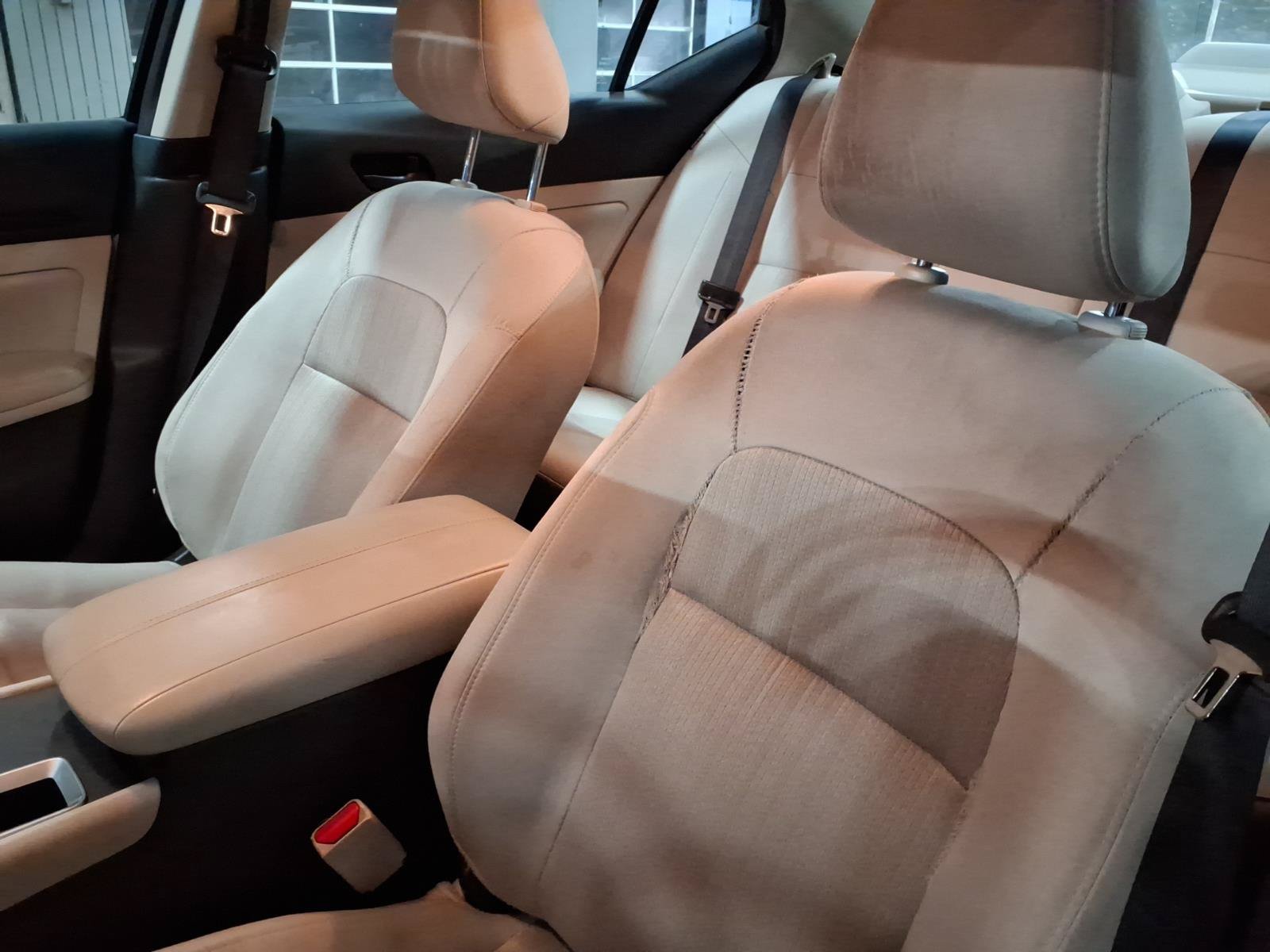 Used 2025 Nissan Altima 2.5 SV FWD image 10