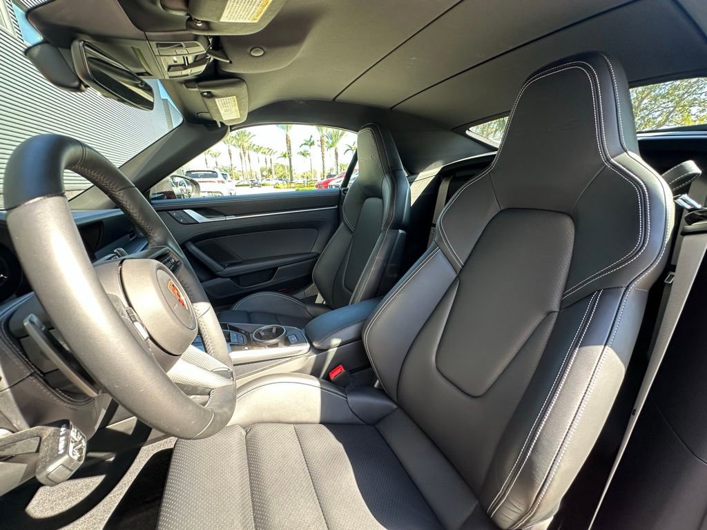 Certified 2025 Porsche 911 Turbo image 5