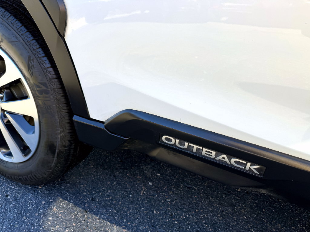 Used 2023 Subaru Outback Premium AWD/4WD image 12