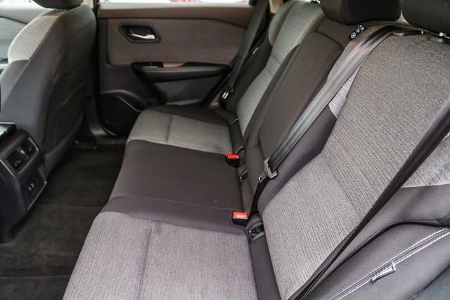 Used 2023 Nissan Rogue SV image 17