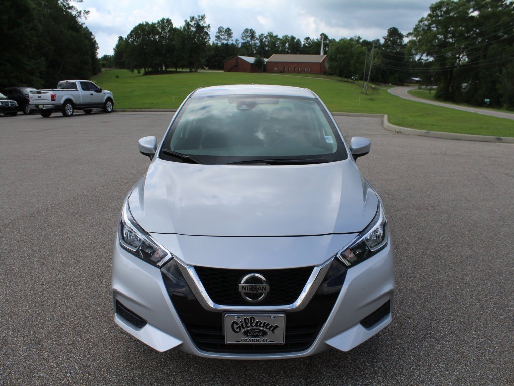 Used 2022 Nissan Versa SV image 8