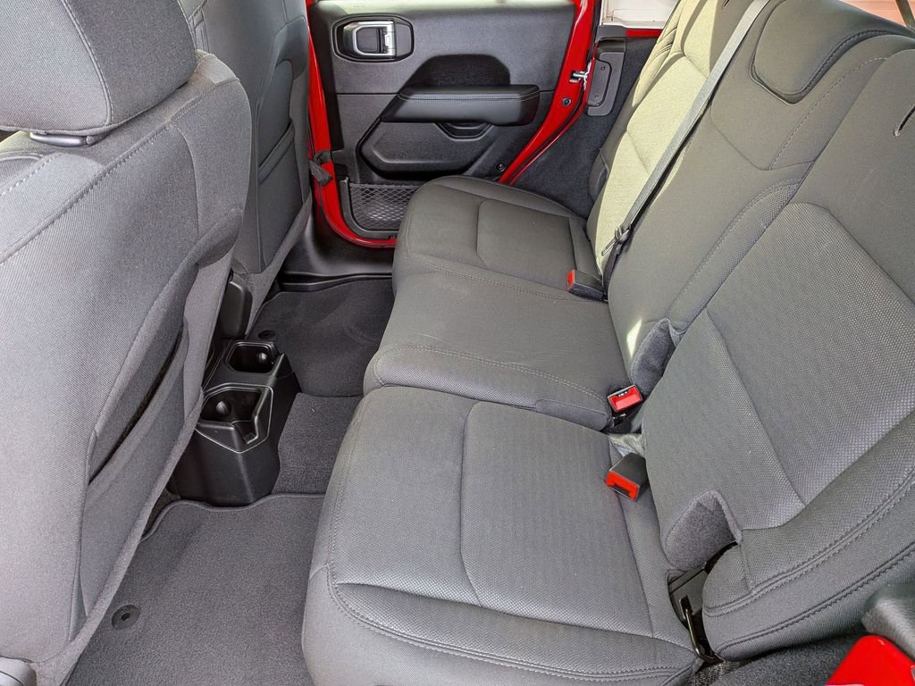 Used 2020 Jeep Wrangler Unlimited Sahara AWD/4WD image 15