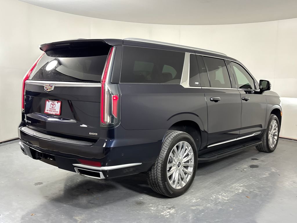 Used 2023 Cadillac Escalade ESV Premium Luxury image 7