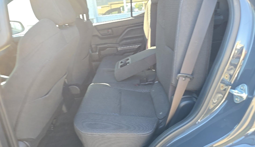 Used 2025 Toyota 4Runner SR5 AWD/4WD image 10