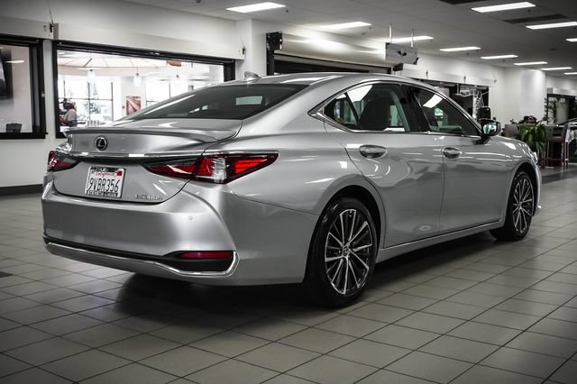 Certified 2025 Lexus ES 300h w/ Premium Package FWD image 6