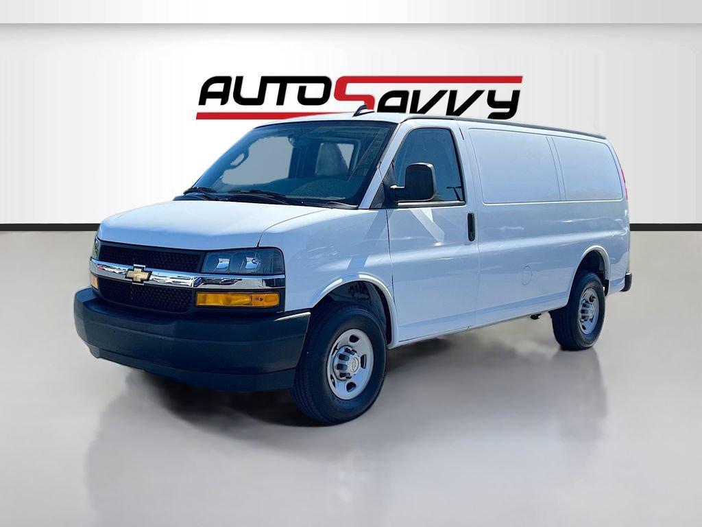 Used 2024 Chevrolet Express 2500 w/ Driver Convenience Package RWD image 3