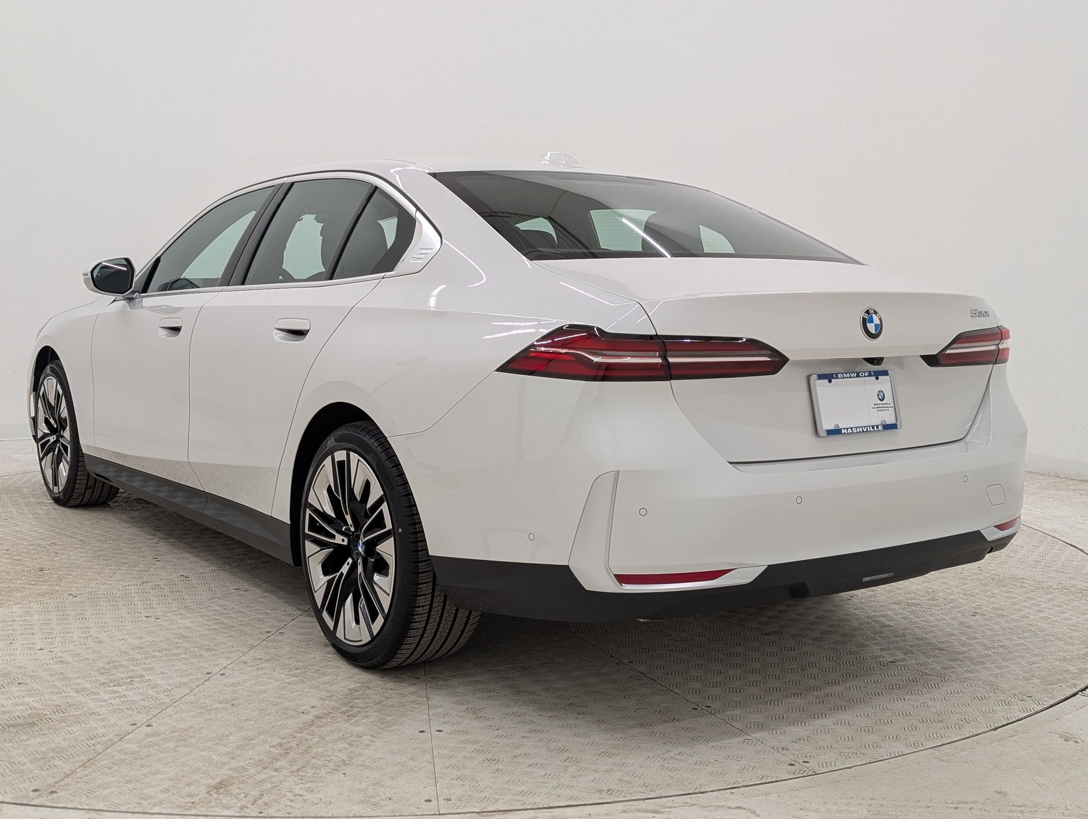 New 2026 BMW 530i RWD image 3