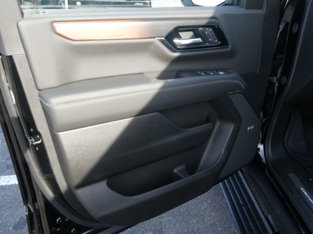 New 2026 GMC Yukon Denali w/ Denali Reserve Package image 15