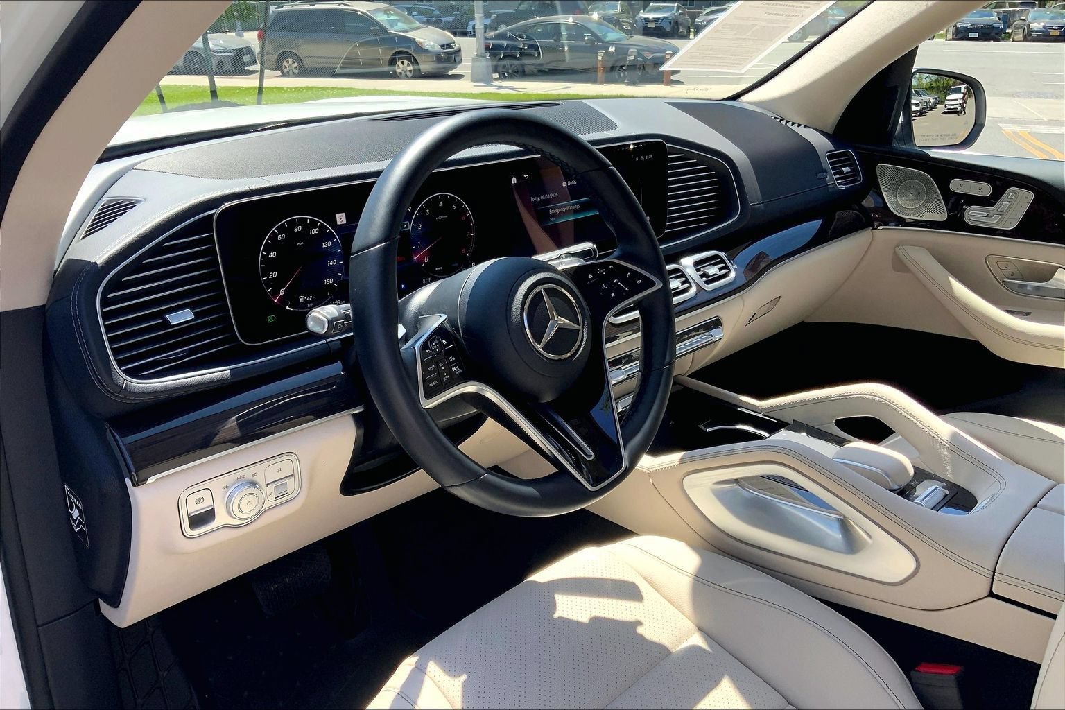 Used 2025 Mercedes-Benz GLS 450 4MATIC image 17