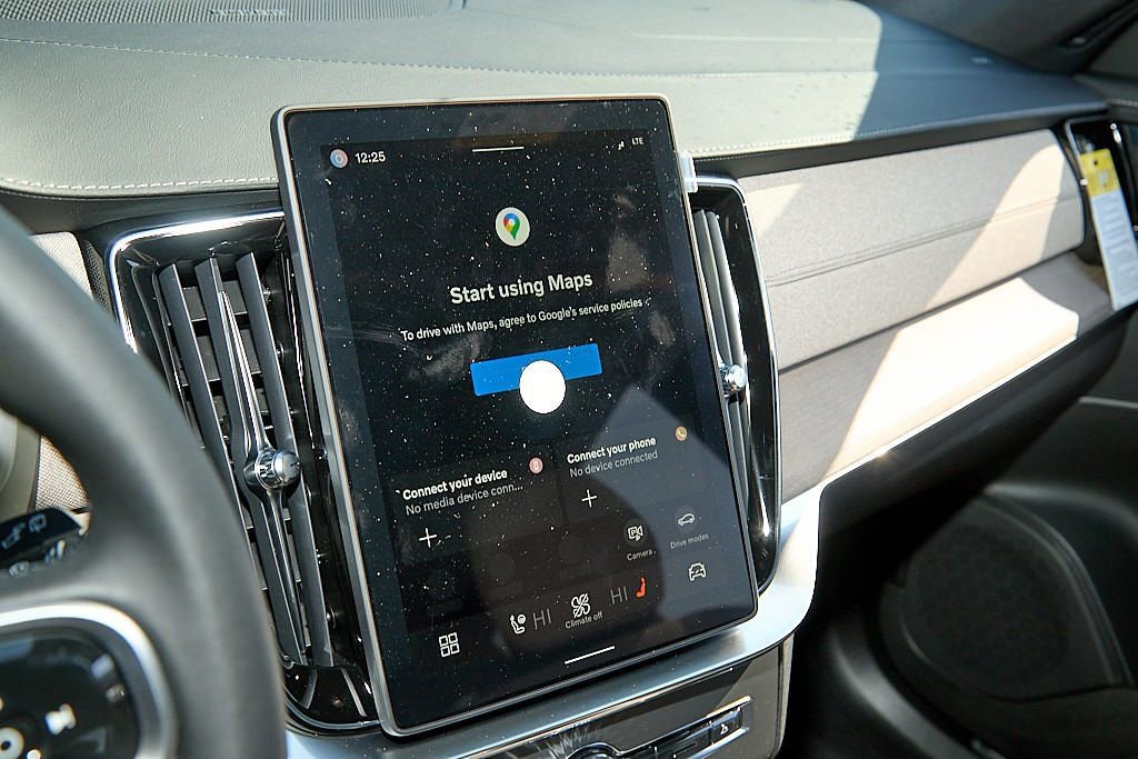 New 2026 Volvo XC90 T8 Plus w/ Protection Package Premier image 15