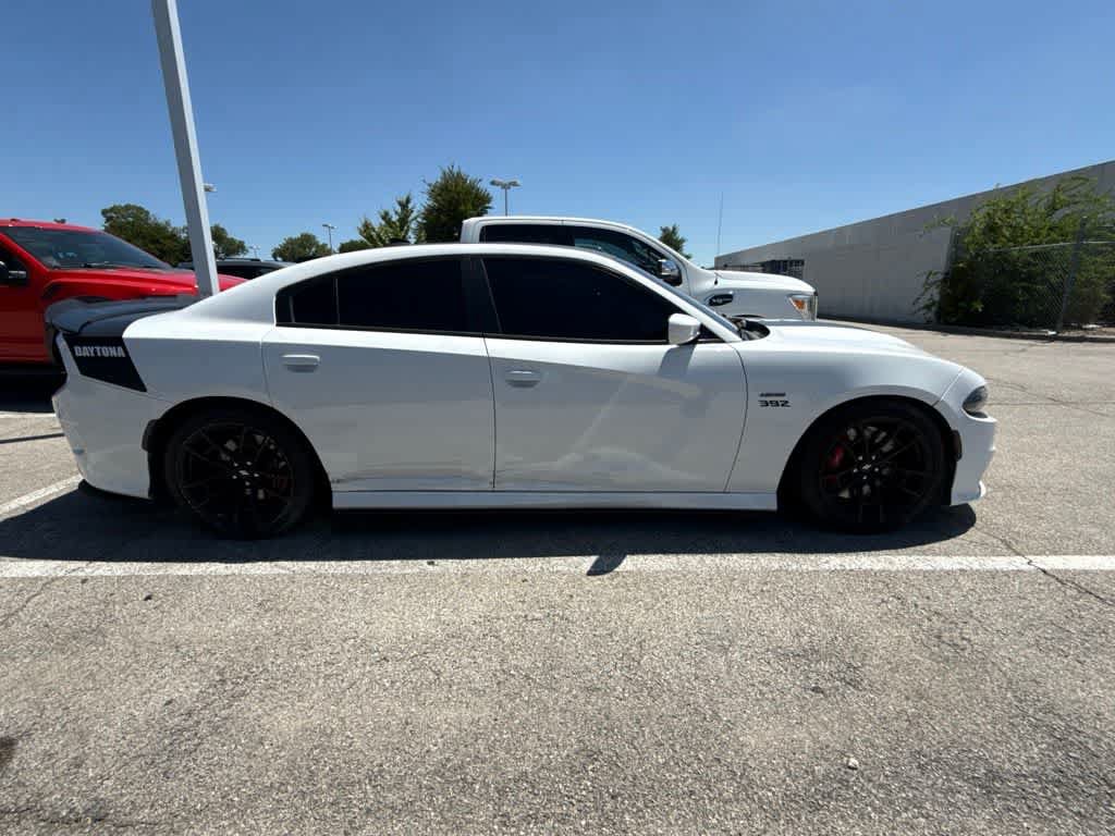 Used 2018 Dodge Charger R/T RWD image 4
