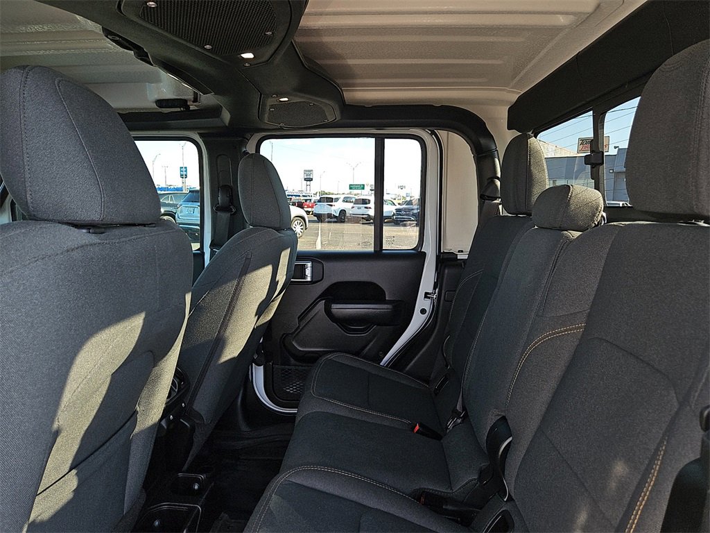 Used 2024 Jeep Gladiator Sport image 18