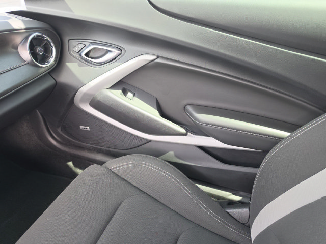 Used 2021 Chevrolet Camaro LT w/ Technology Package RWD image 25