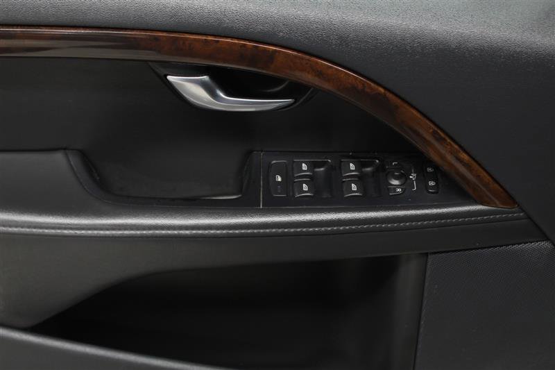 Used 2014 Volvo XC70 T6 w/ Climate Package image 15