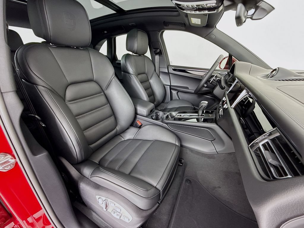 New 2026 Porsche Macan S AWD/4WD image 31