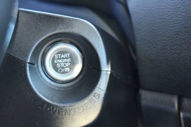 Used 2023 Jeep Renegade Altitude w/ Sun/Sound Group AWD/4WD image 24