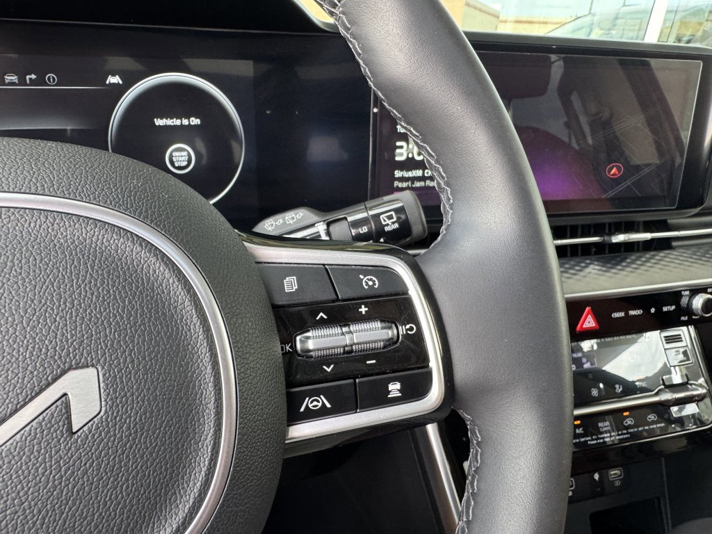 Used 2024 Kia Carnival SX Prestige FWD image 35