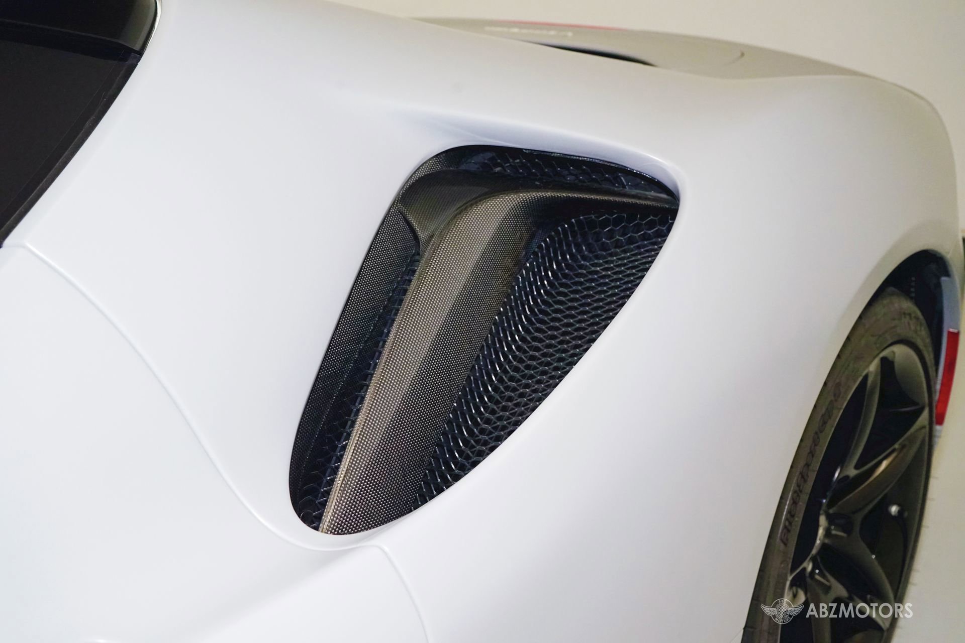 Used 2022 Ferrari SF90 Stradale image 10