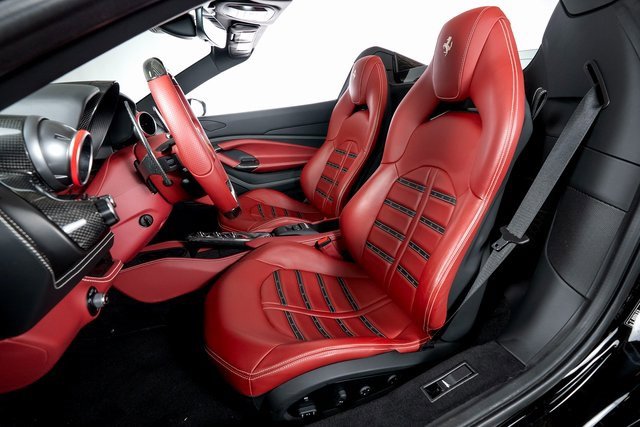 Used 2022 Ferrari F8 Tributo image 4