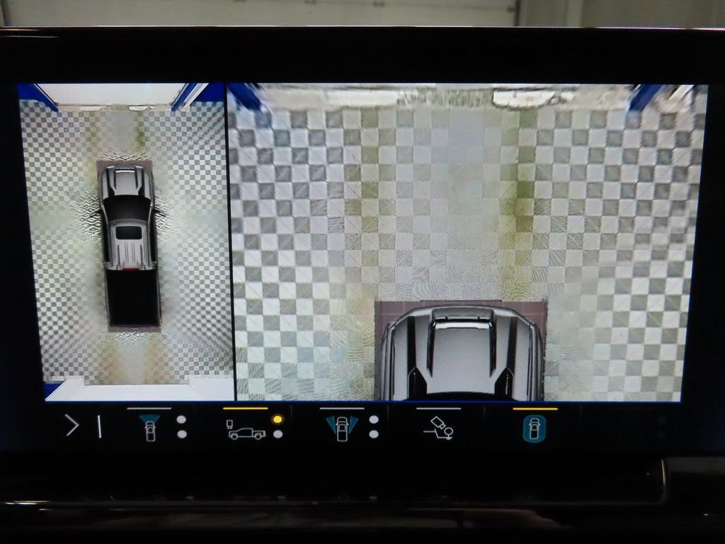 Used 2025 Chevrolet Silverado 2500 ZR2 w/ Technology Package image 21