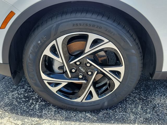 Used 2024 Lincoln Nautilus Premier AWD/4WD image 6