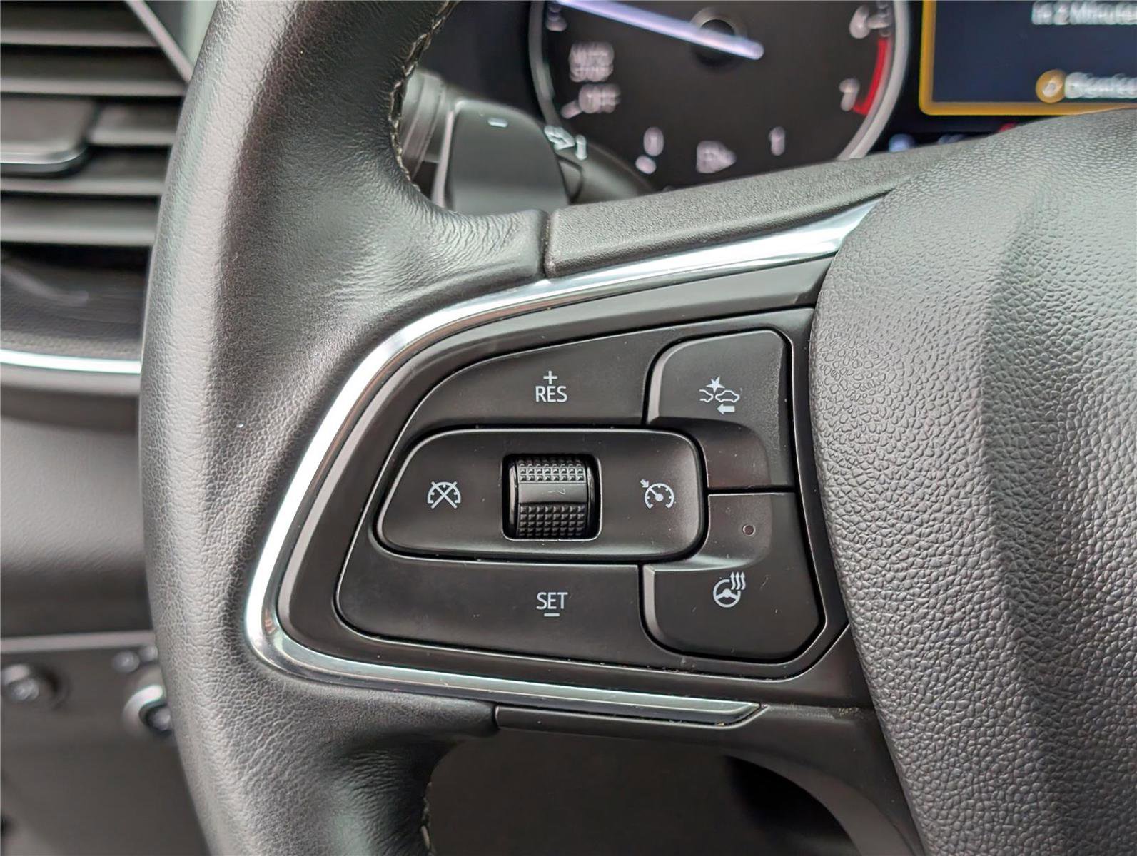 Used 2023 Buick Envision Essence w/ Sport Touring Package image 24