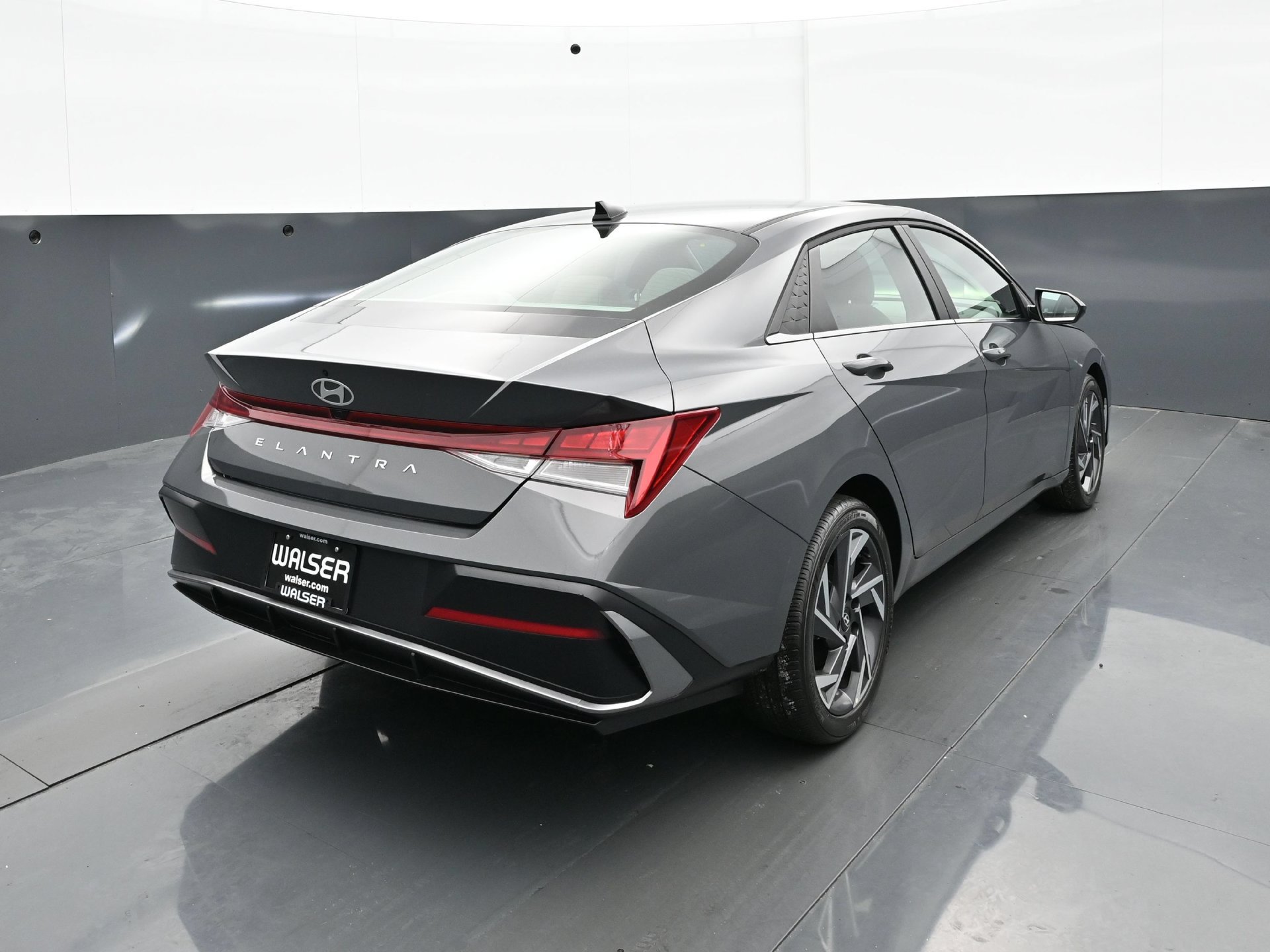 Used 2025 Hyundai Elantra SEL FWD image 6