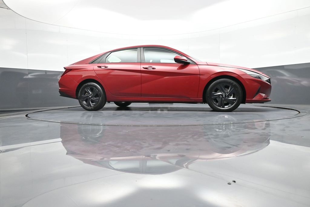 Certified 2021 Hyundai Elantra SEL image 28