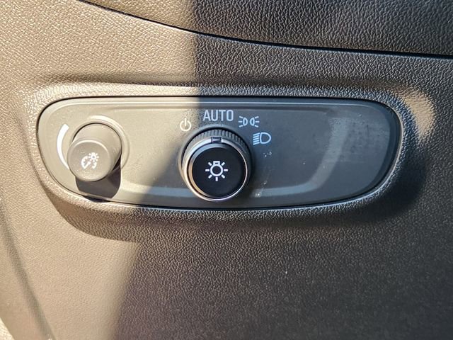 Used 2023 Chevrolet Equinox LT image 21