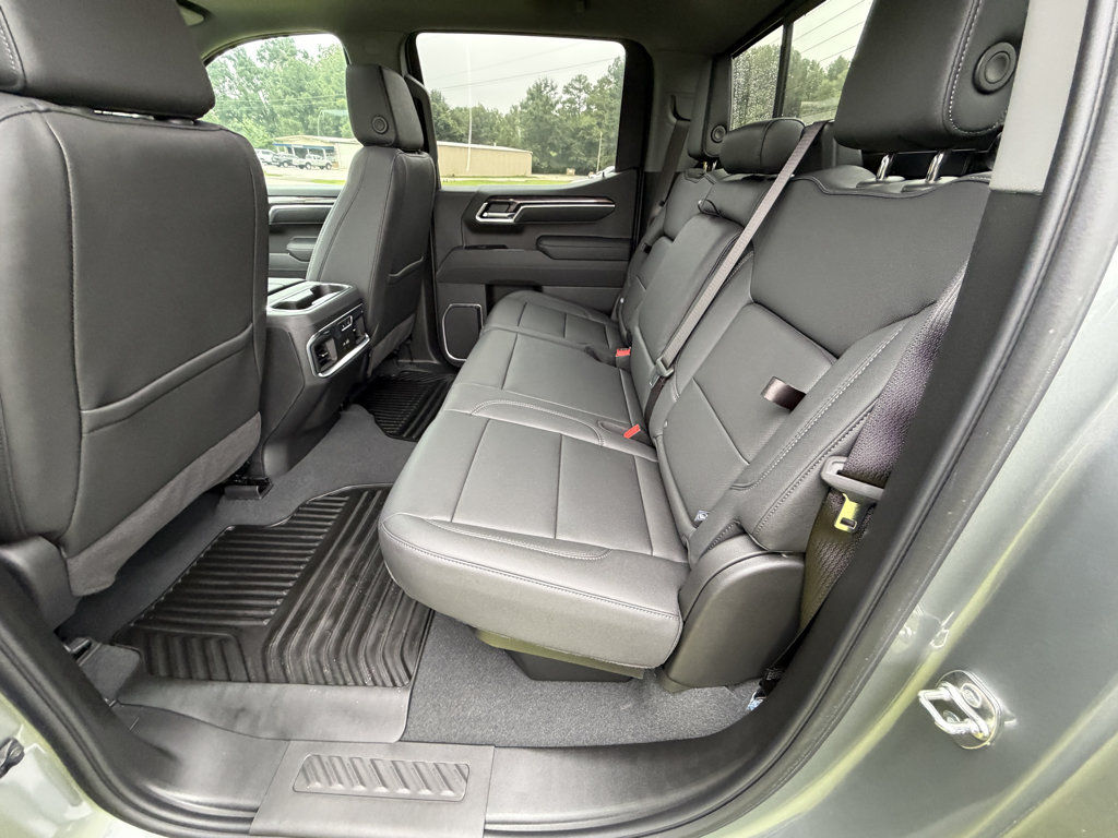 New 2026 Chevrolet Silverado 1500 LTZ w/ LTZ Premium Package AWD/4WD image 17