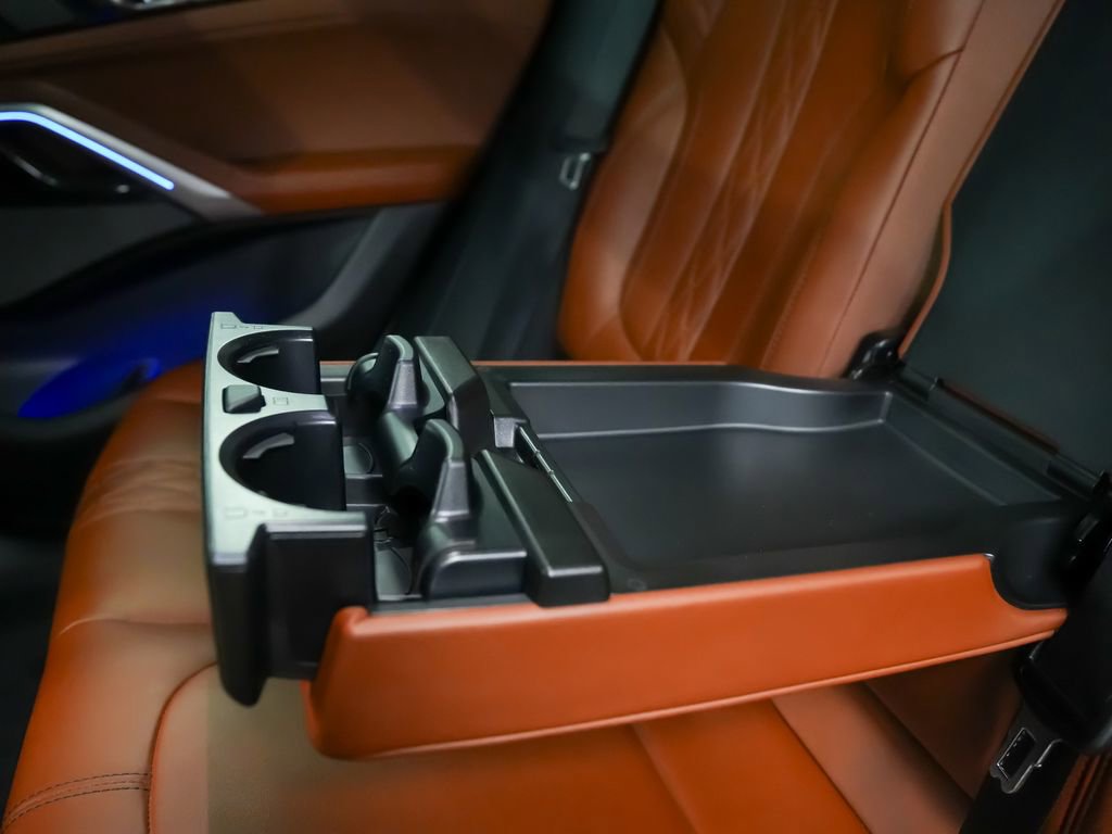 Used 2024 BMW X6 xDrive40i w/ Premium Package image 18