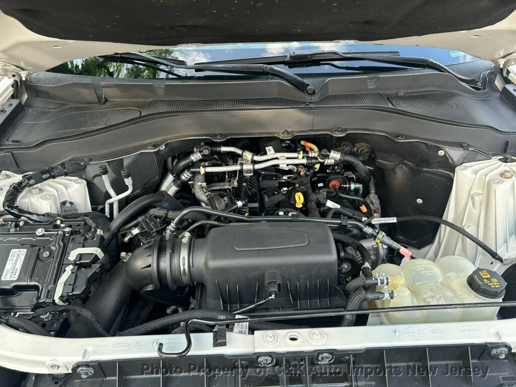 Used 2022 Ford Explorer XLT AWD/4WD image 35