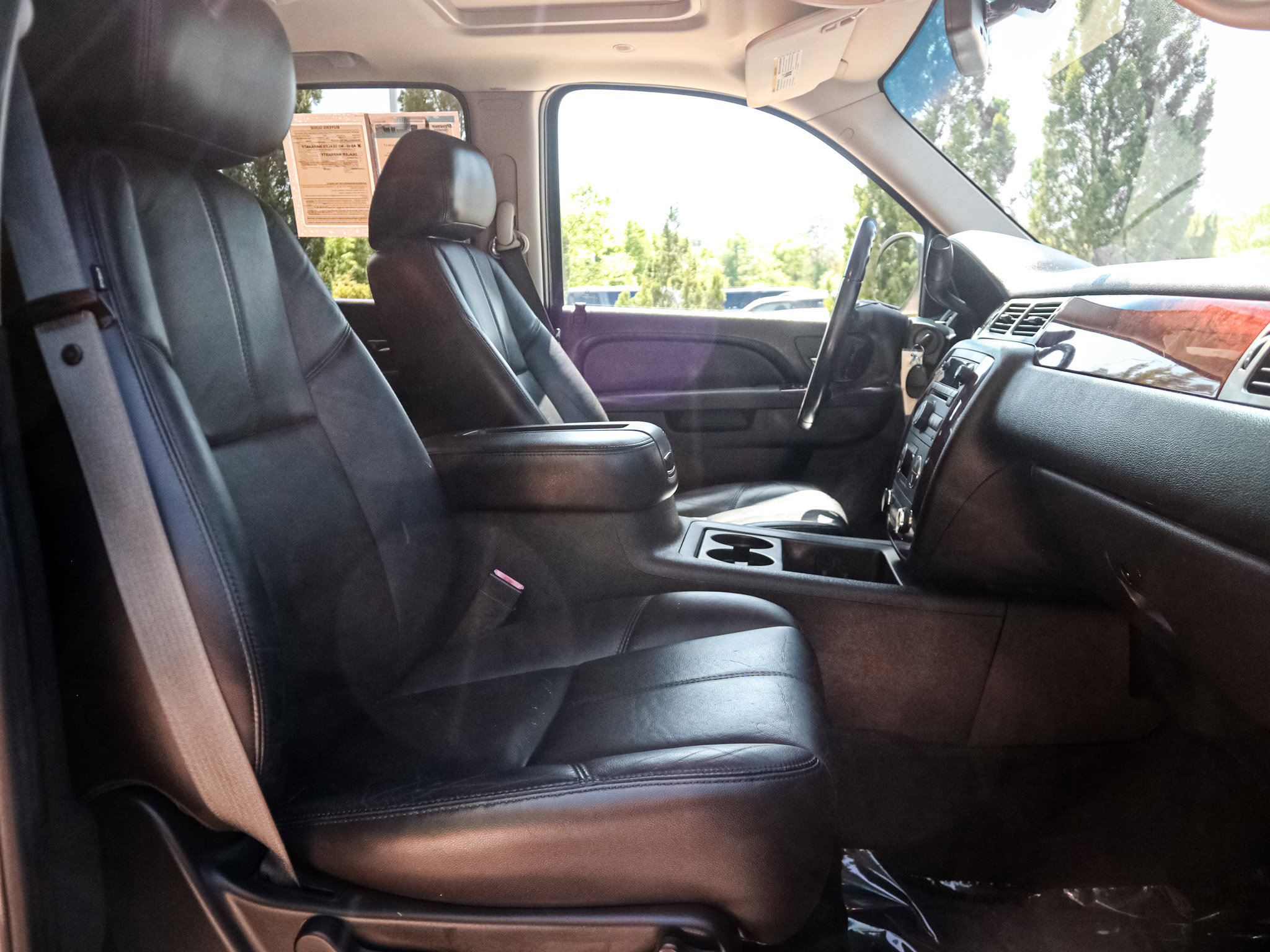 Used 2011 Chevrolet Avalanche LT w/ Regional Value Package image 32