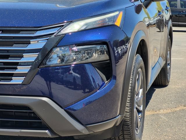 Certified 2025 Nissan Rogue SV FWD image 5