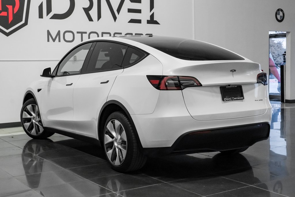 Used 2023 Tesla Model Y Long Range image 13