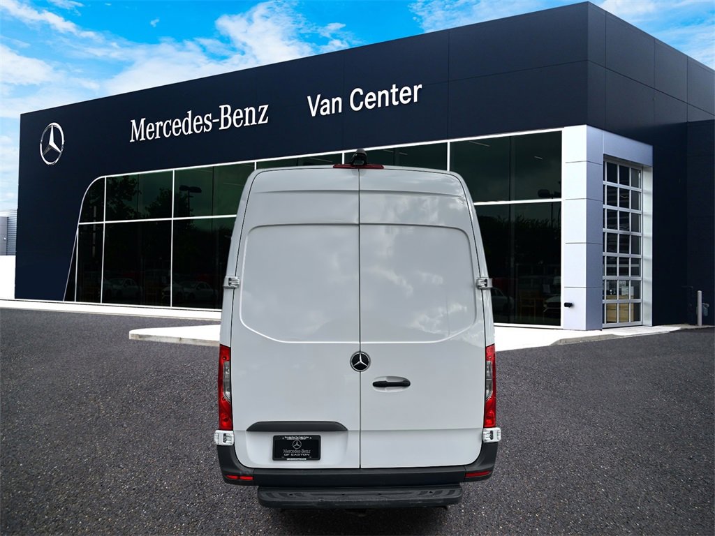 Used 2021 Mercedes-Benz Sprinter 2500 image 4