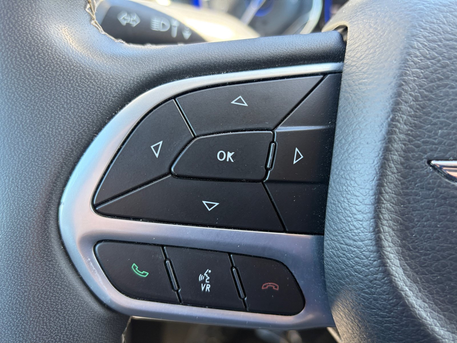 Used 2022 Chrysler Voyager LX FWD image 18