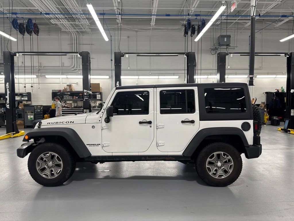 Used 2015 Jeep Wrangler Unlimited Rubicon AWD/4WD image 8