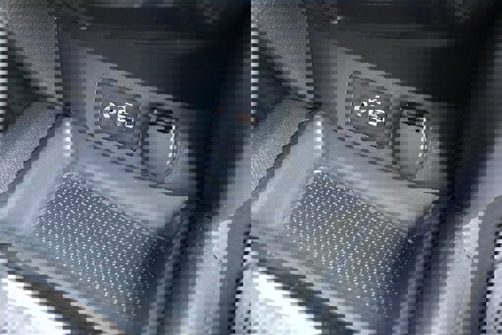 Used 2021 Nissan Rogue Sport S image 10