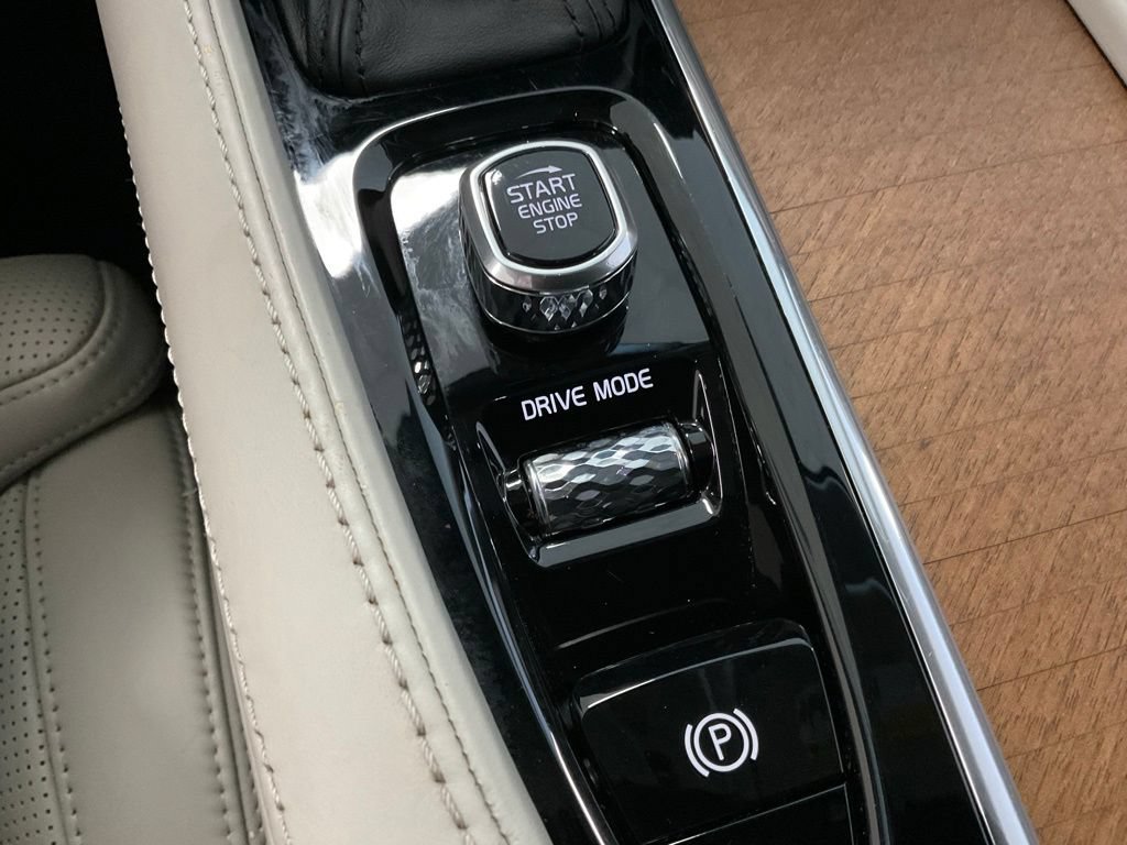 Used 2018 Volvo S90 T6 Inscription w/ Convenience Package AWD/4WD image 18
