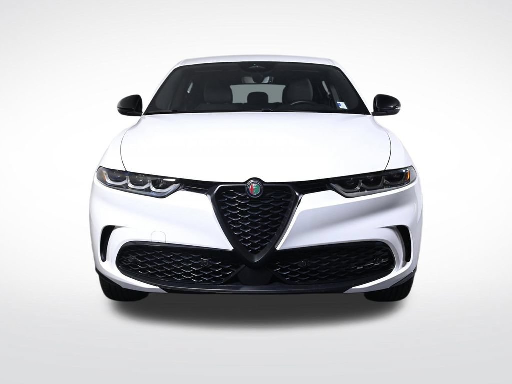 Used 2025 Alfa Romeo Tonale AWD/4WD image 8