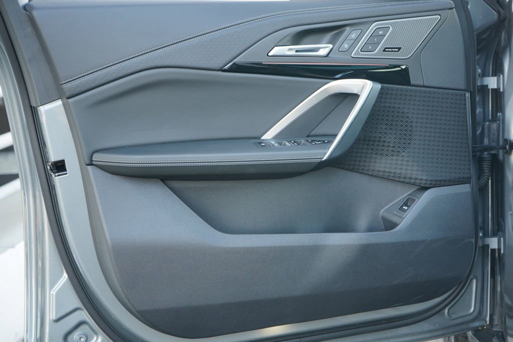 New 2026 BMW X2 xDrive28i w/ Technology Package image 9