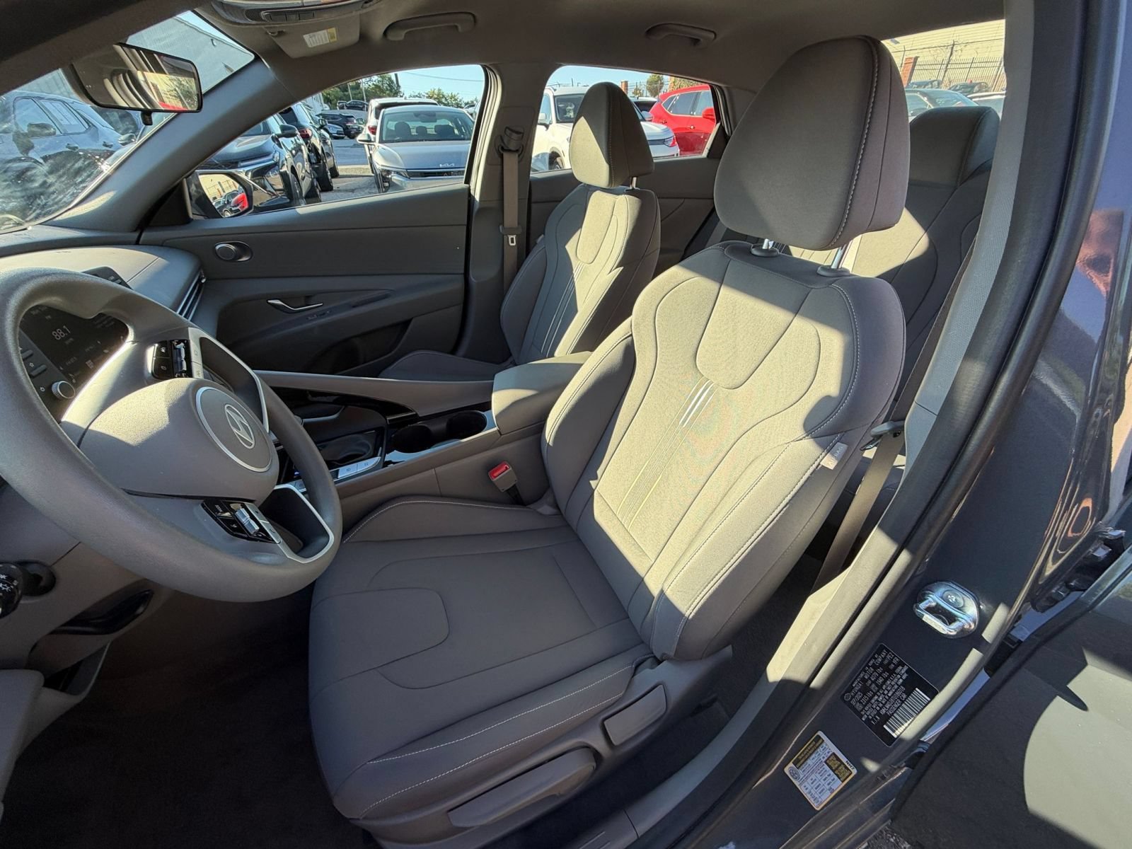 Used 2026 Hyundai Elantra Hybrid FWD image 35