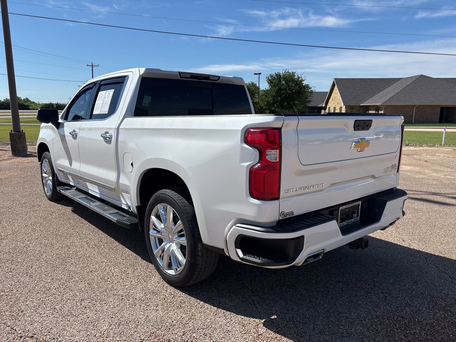 Used 2022 Chevrolet Silverado 1500 High Country w/ High Country Premium Package image 4